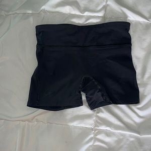 Black under armor spandex